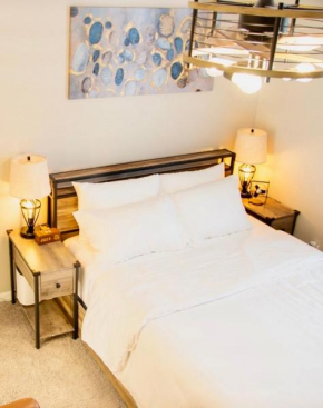 HomeTel Premium Guest Suite w/ Private Entrance